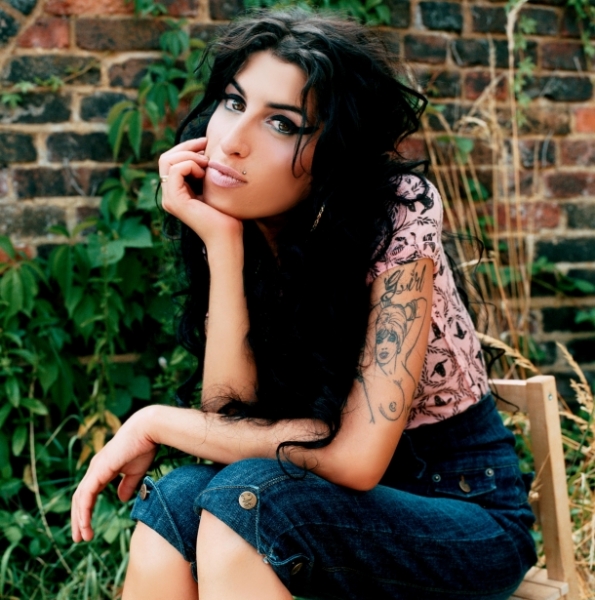 amy winehouse Amy Winehouse cancels Romanian concert after appearing drunk