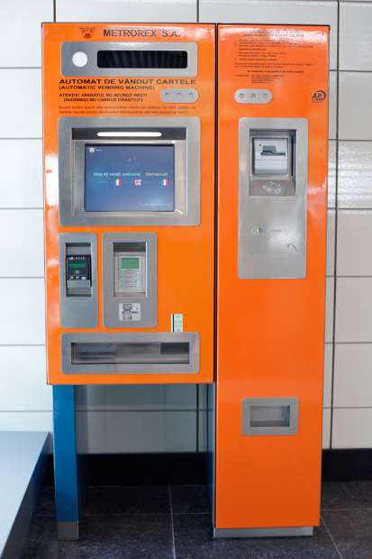 metro ticket vending machines