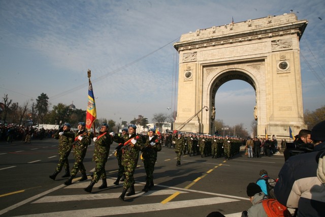 National Day parade under the Arch of Triumph in Bucharest (Photo by Pretica Mihalache)