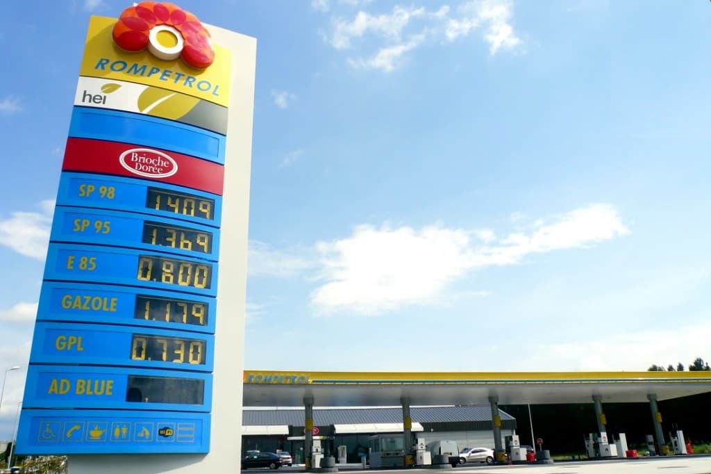 Romanian oil company Rompetrol records lower turnover but shortens losses in 2012