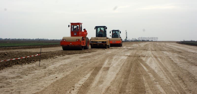 Romanian archaeologists discover Iron Age tools, jewelry on future highway track