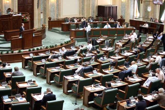 Romania's Government survives no-confidence motion over amended Labor Code