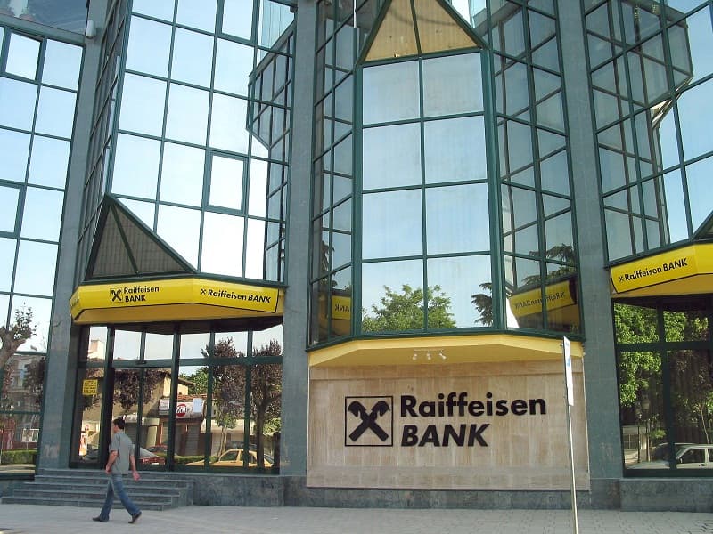 Raiffeisen Romania announces EUR 88 mln profits, slightly down on 2011, while loans stay flat