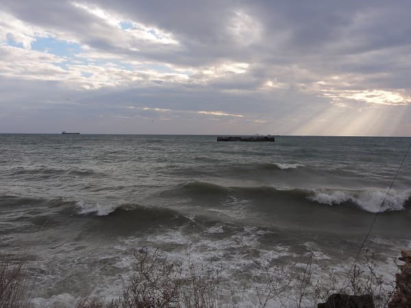 Romanian Earth physics expert says tsunami can happen in the Black Sea