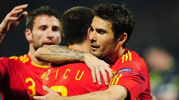 Romania's Mutu helps national team beat Luxembourg in Euro 2012 qualifiers match