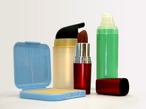 Cosmetics sales get closer to EUR 1 bln in Romania this year, study predicts