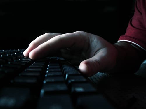 Romanian Police take Anonymous hackers into custody