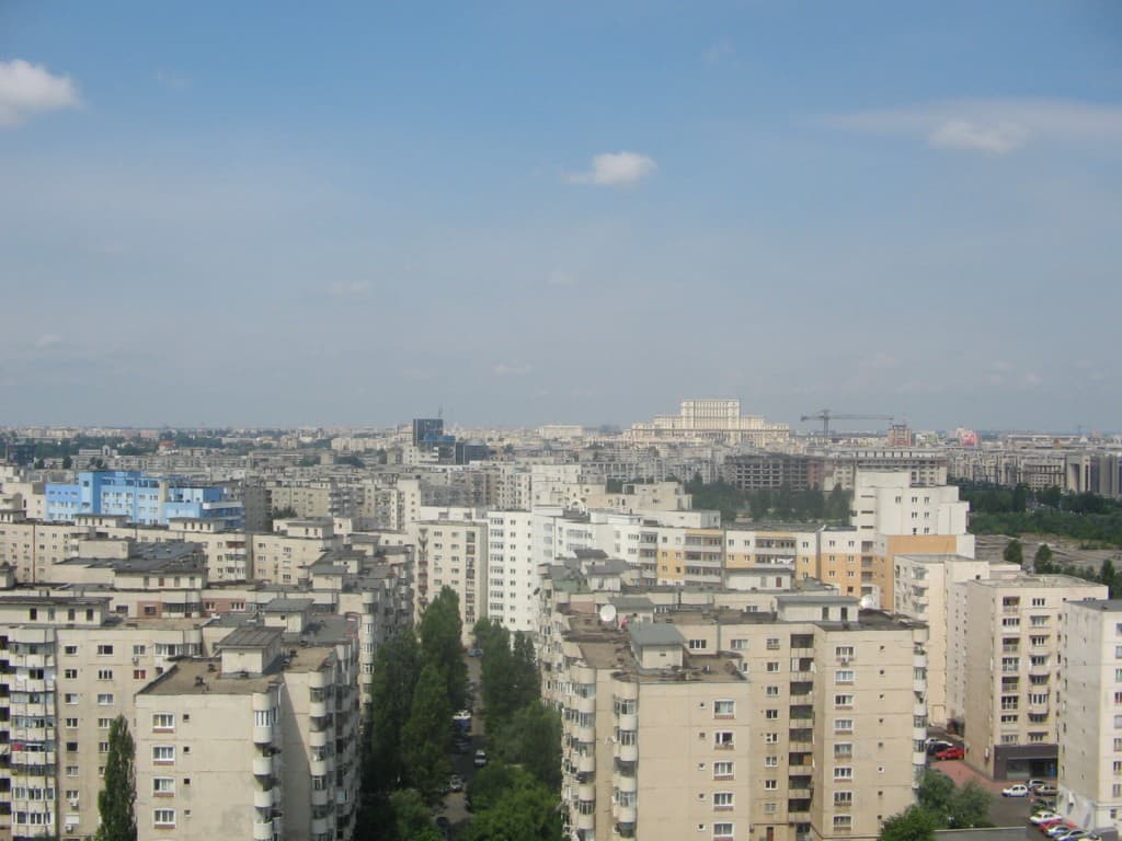 Bucharest in 23 years: train-metro connection, double green areas, pedestrian bridges