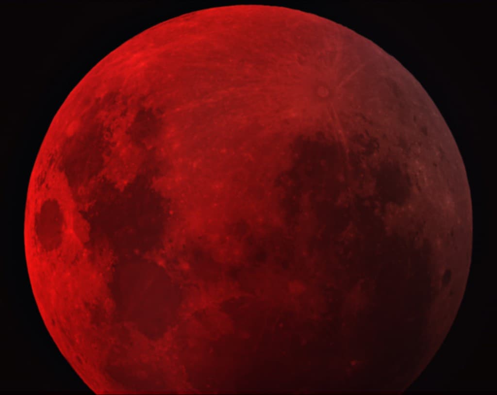 Total Moon eclipse visible from Romania tonight