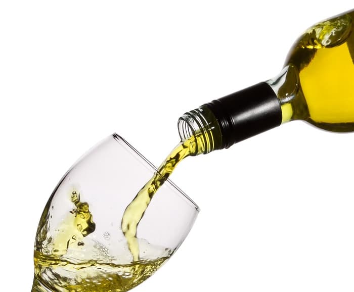 Romanians cut down on drinking as spending power plummets