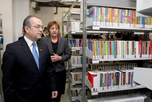 Romanian PM inaugurates new National Library, set for public opening next spring