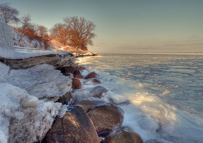 Black Sea freezes in Romania's Constanta harbor