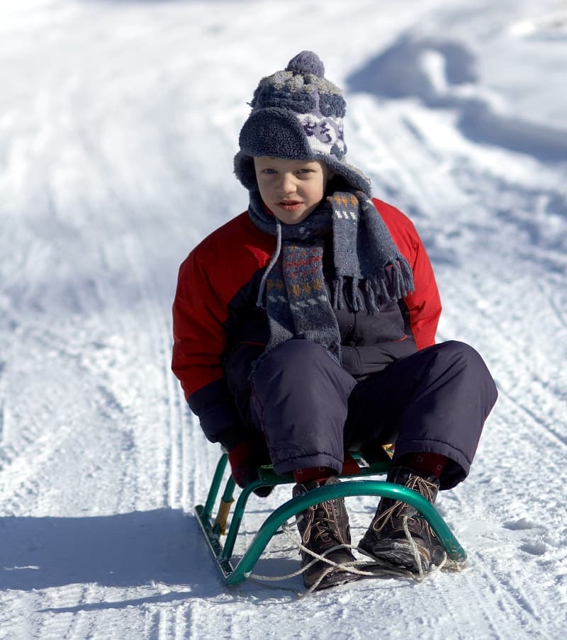 Code Orange for blizzards suspends classes in over 2,000 schools in Romania