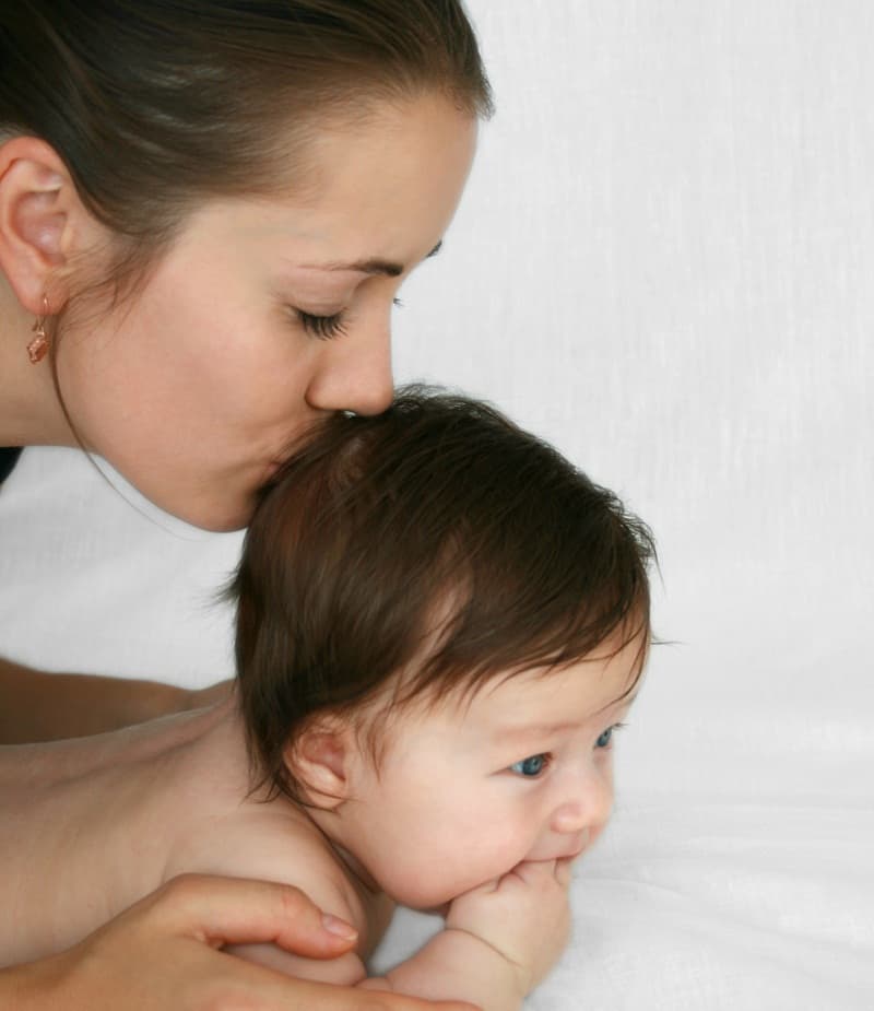 Romanian NGOs plan to open White Cross, first maternal healthcare services network