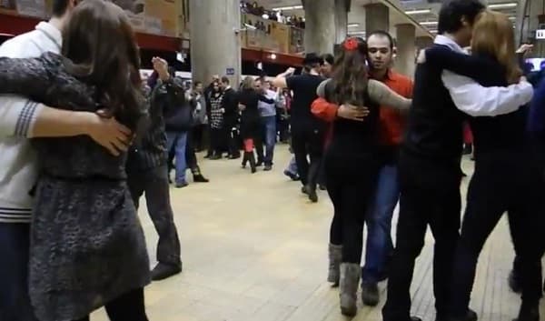 Young Romanians celebrate Martisor with Argentinian tango at Bucharest metro