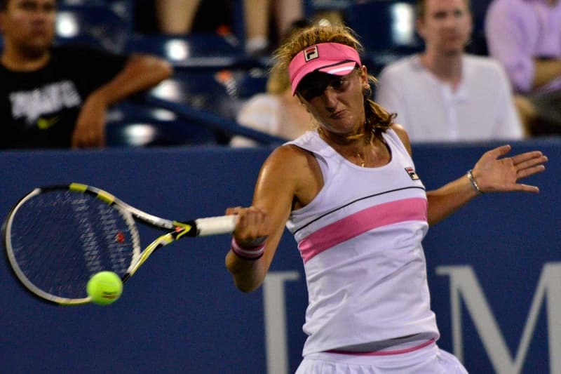 All 5 Romanian women through to second round at Indian Wells tennis tournament