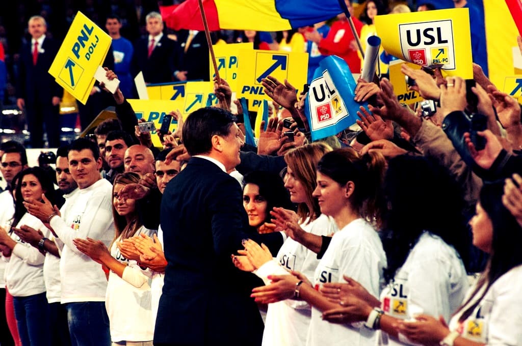 The parties, the polls and the latest topics before Romanian parliamentary elections on December 9