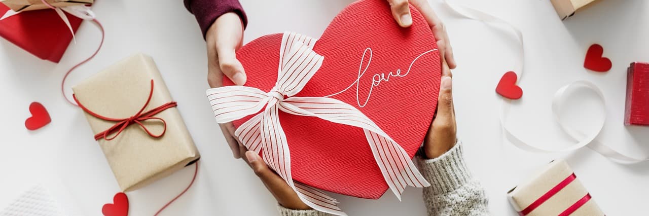 Study: 78% of Romanians buy presents for Valentine’s Day
