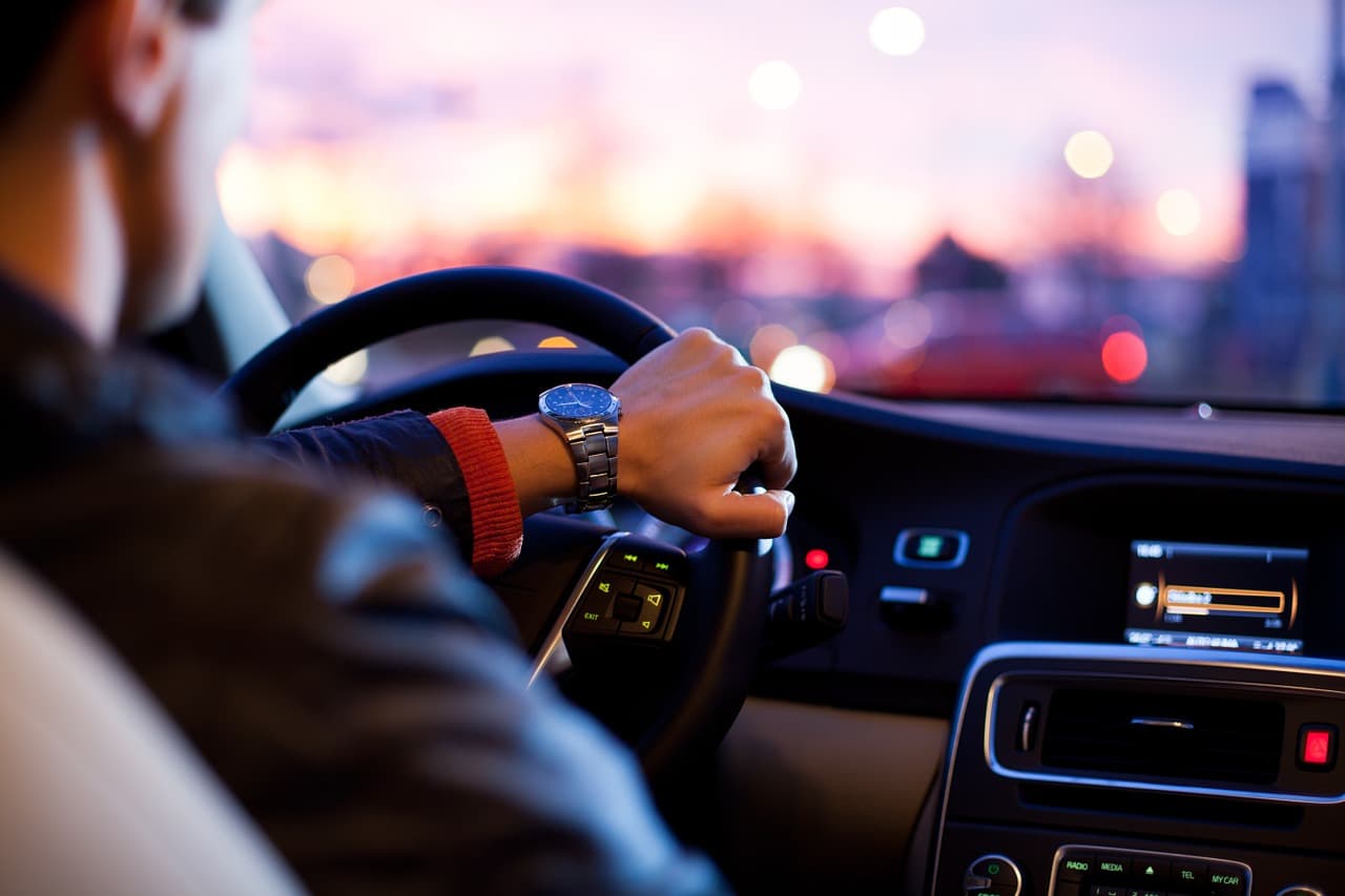 Romanian Senate adopts bill for regulating ridesharing services