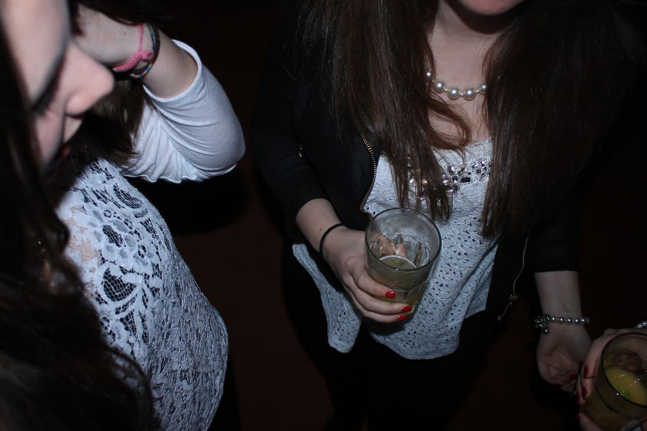 Bucharest hospital sees two cases of tweens in alcoholic coma weekly