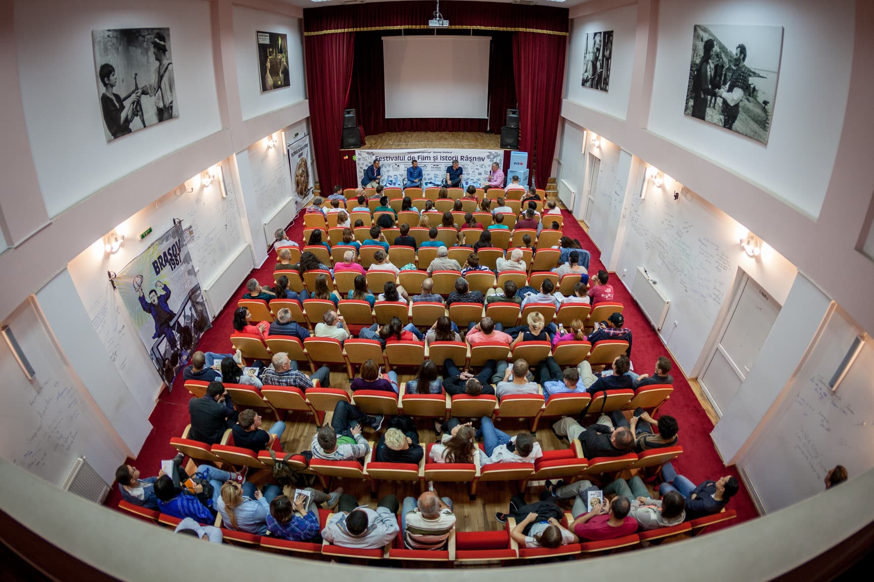 Râşnov festival, in central Romania, hosts debates on freedom, migration
