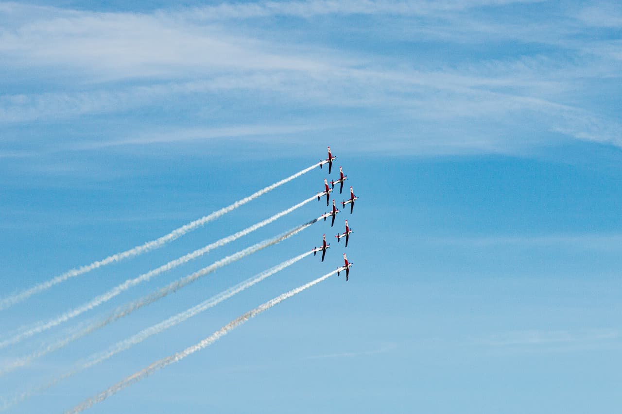 Air show held close to the Romanian seaside features civilian, military aircraft