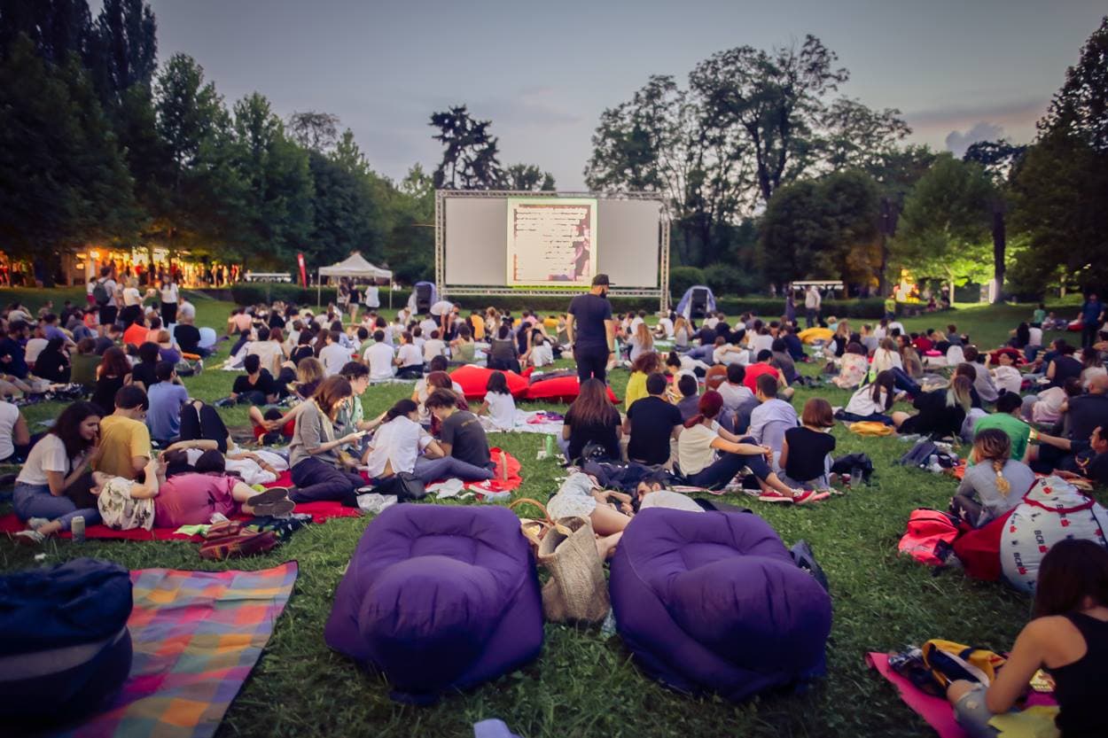 Open-air film screenings at domain close to Bucharest
