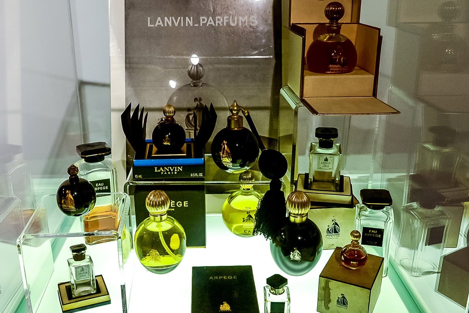 Perfume museum in Bucharest hosts Queen Marie’s favorite fragrance
