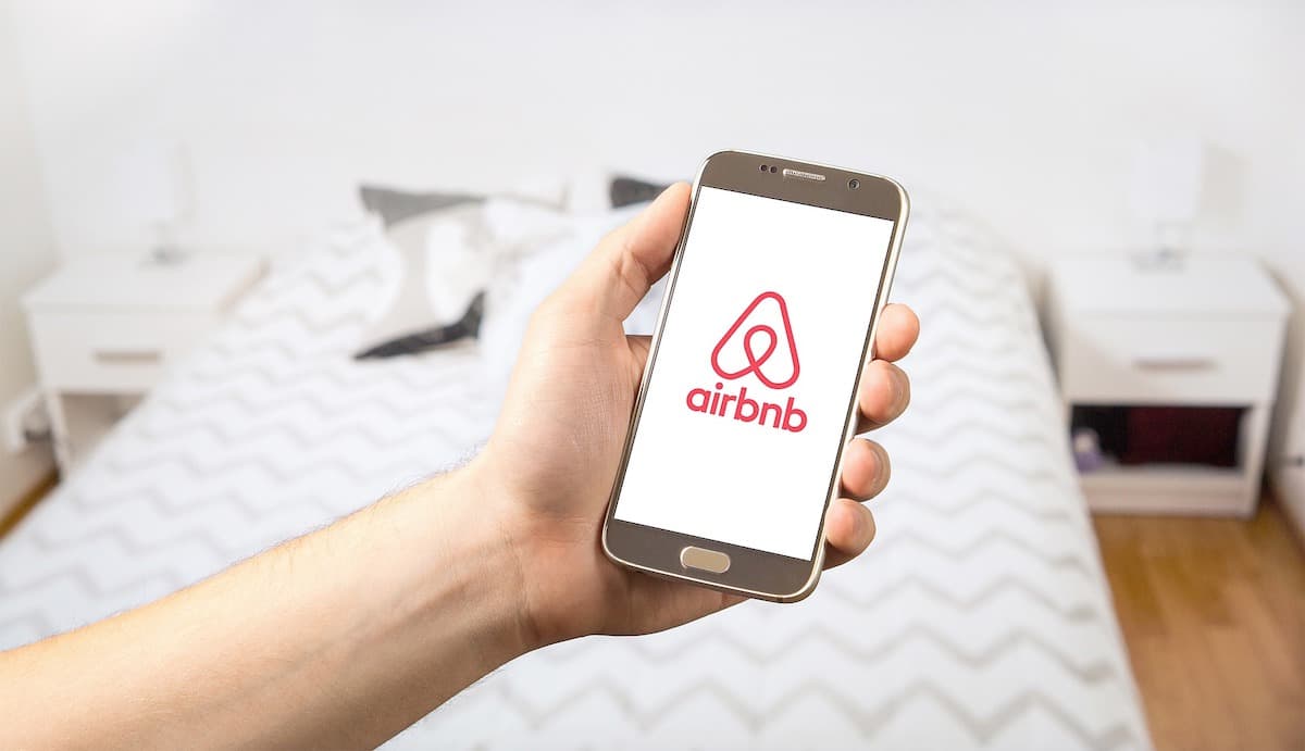 Individuals who rent their apartments in Romania through Booking and AirBnB, forced to register