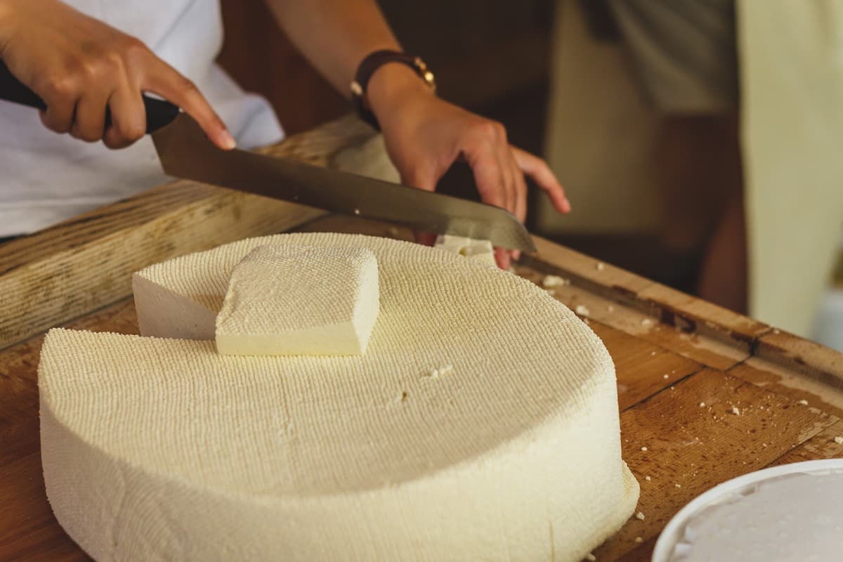 First Romanian farmers’ association gets licensed for “mountain dairy” products