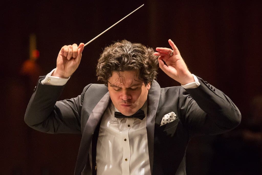 Romanian conductor Cristian Măcelaru takes over as music director of Orchestre National de France