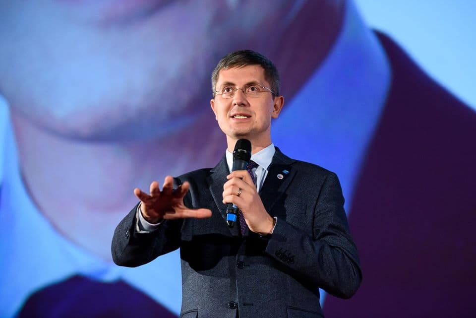 Romania presidential elections 2019: Who is Dan Barna, the man who says he will be a "full-time president"?