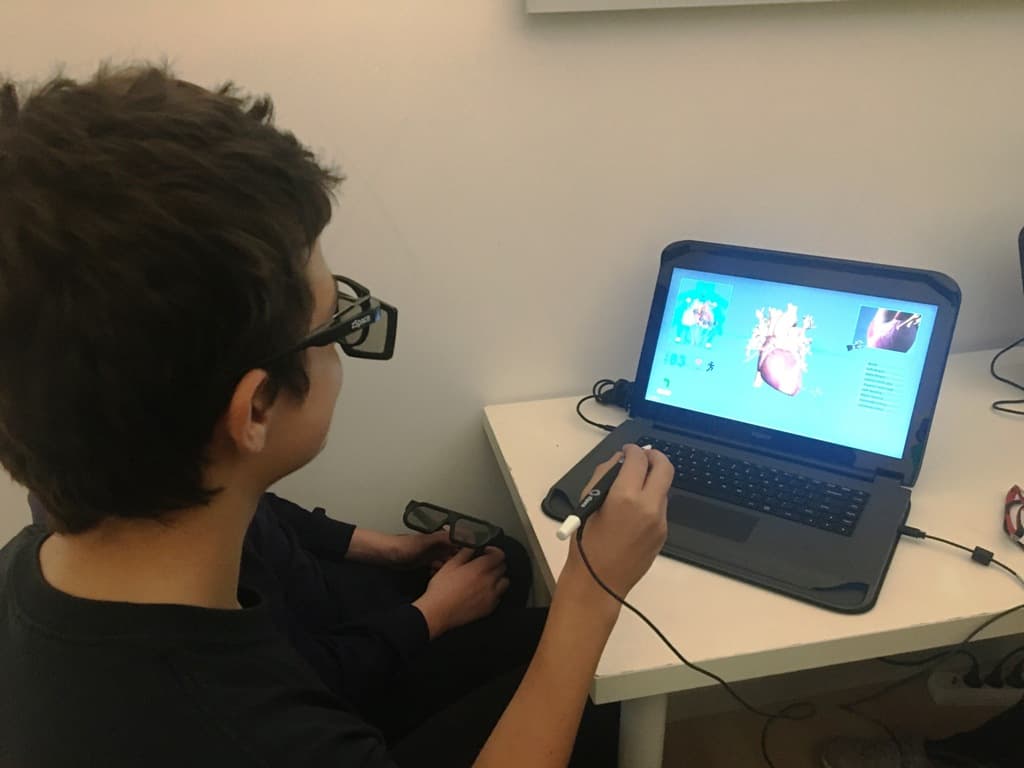 (P) 3D laptops – The cutting edge of education!