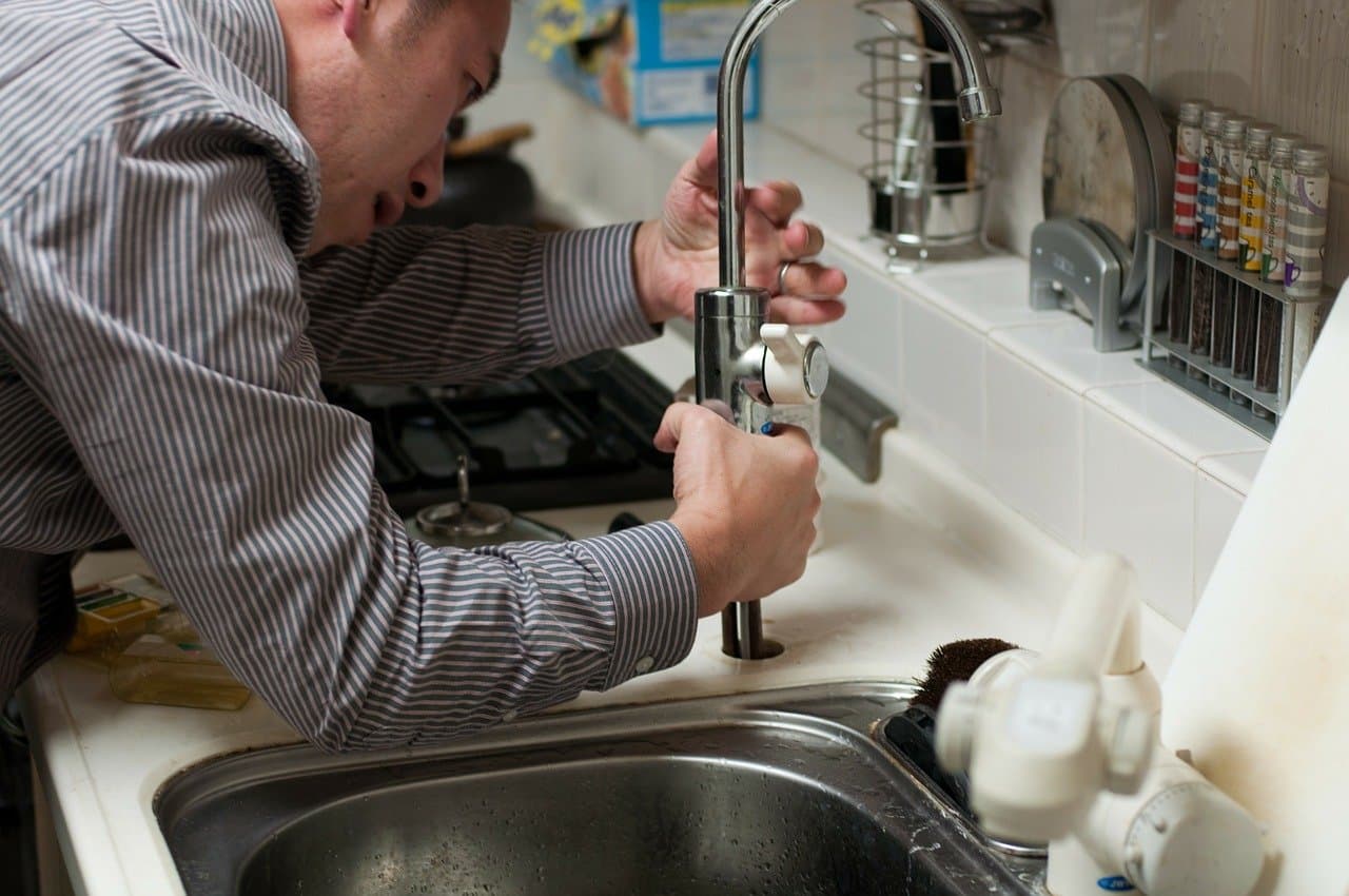 RO handymen marketplace app. Feexers valued at EUR 3 mln after financing round