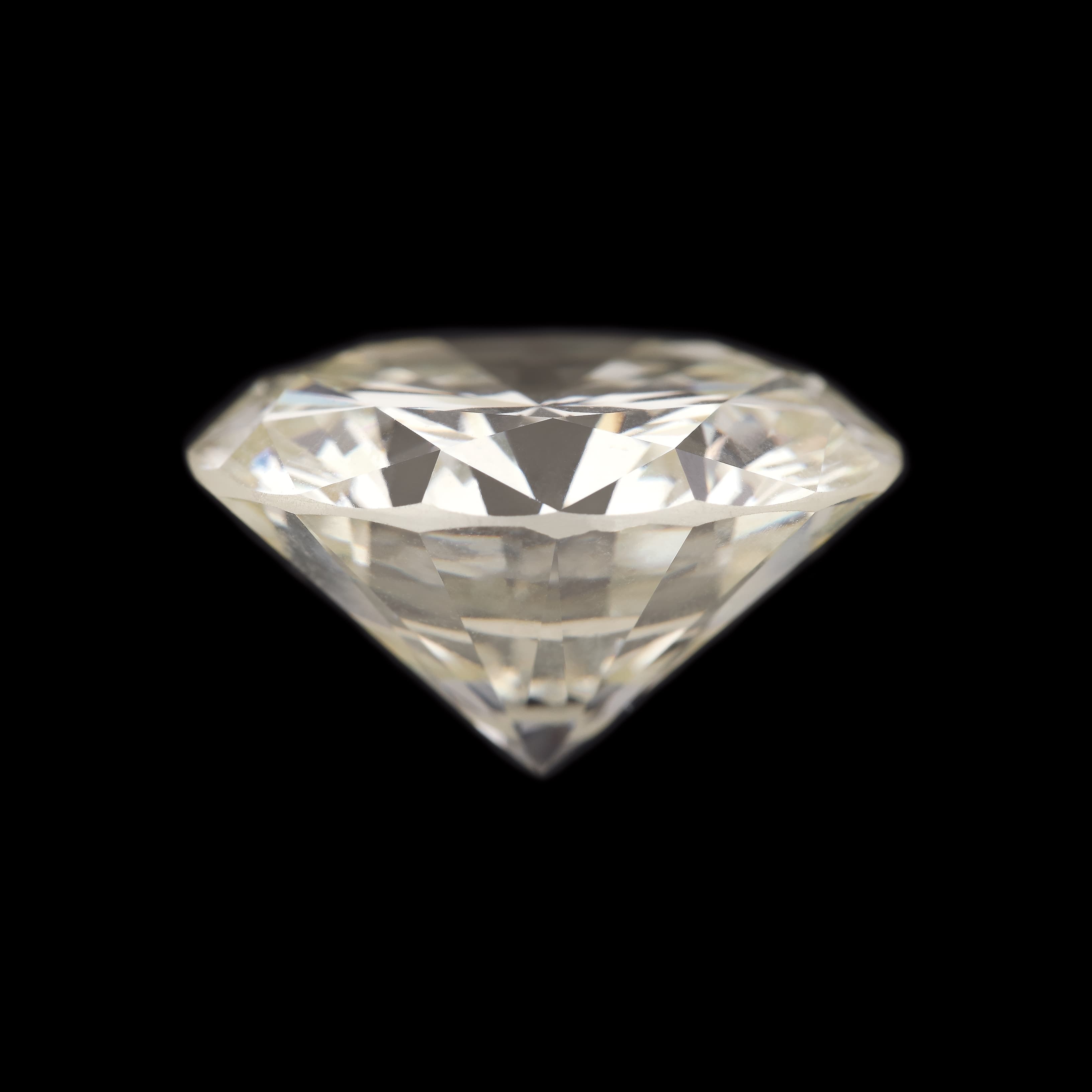 Bucharest auction house offers largest diamond to go on sale in Romania