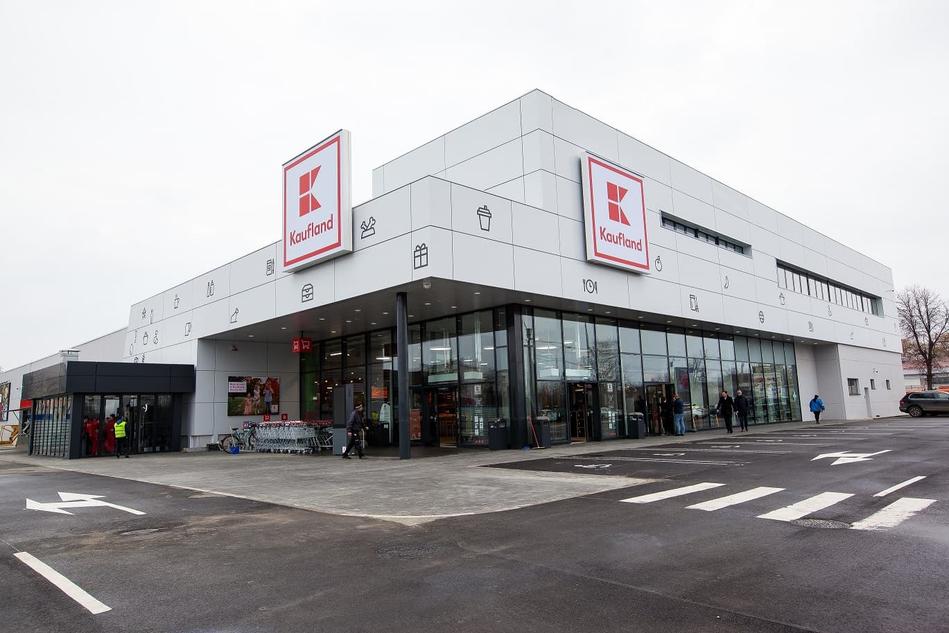 Biggest retailer in Romania pays its taxes in advance to support local economy during Covid-19 crisis