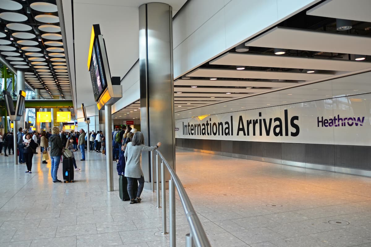Romanian low-cost airline Blue Air moves Bucharest-London flights from Luton to Heathrow
