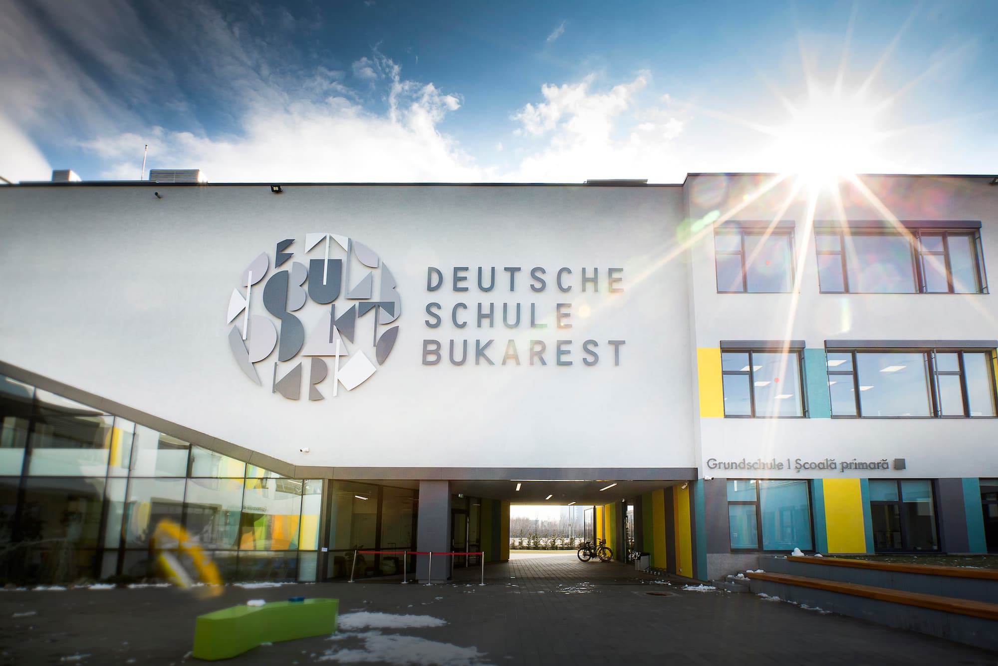 (P) Deutsche Schule Bukarest opens its gates on the 6th of March
