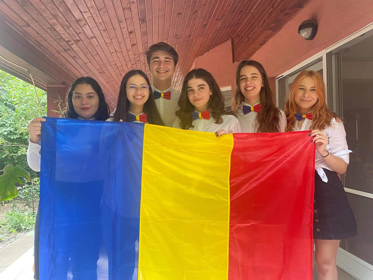 RO team among top ten at World Schools Debating Championships