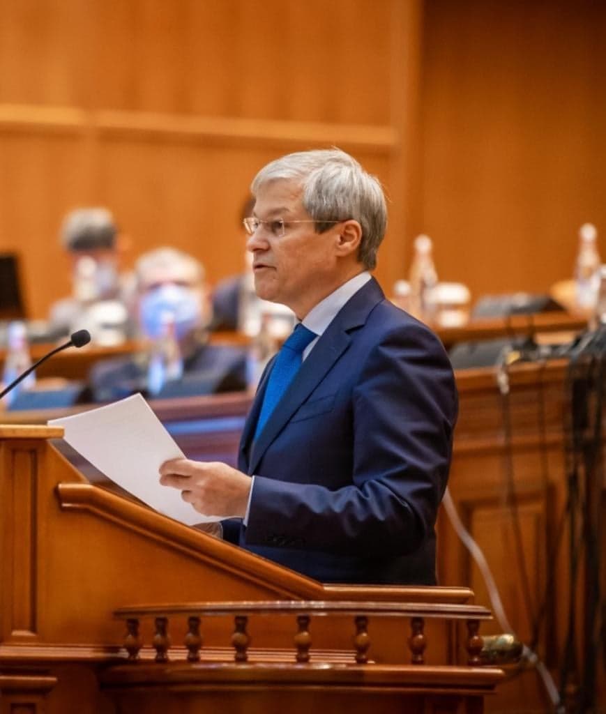Dacian Cioloș resigns from RO reformist party USR to form own political vehicle