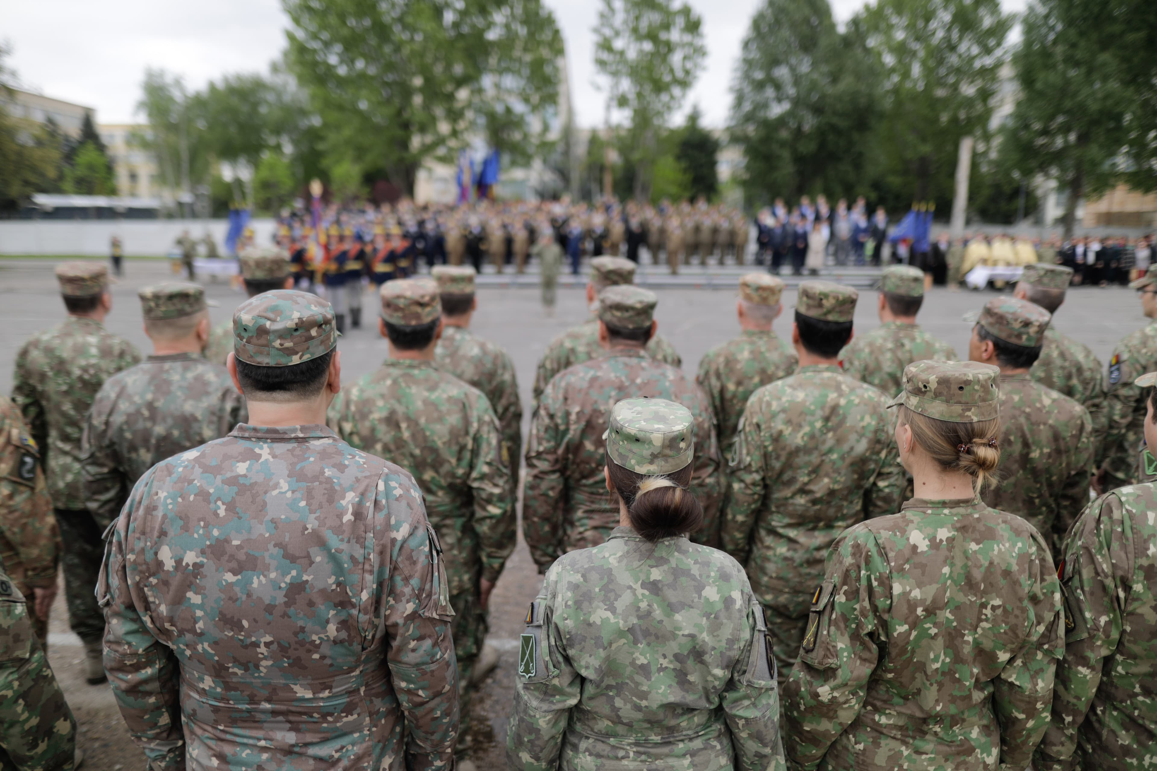 70% of Romanians want a larger army, survey shows