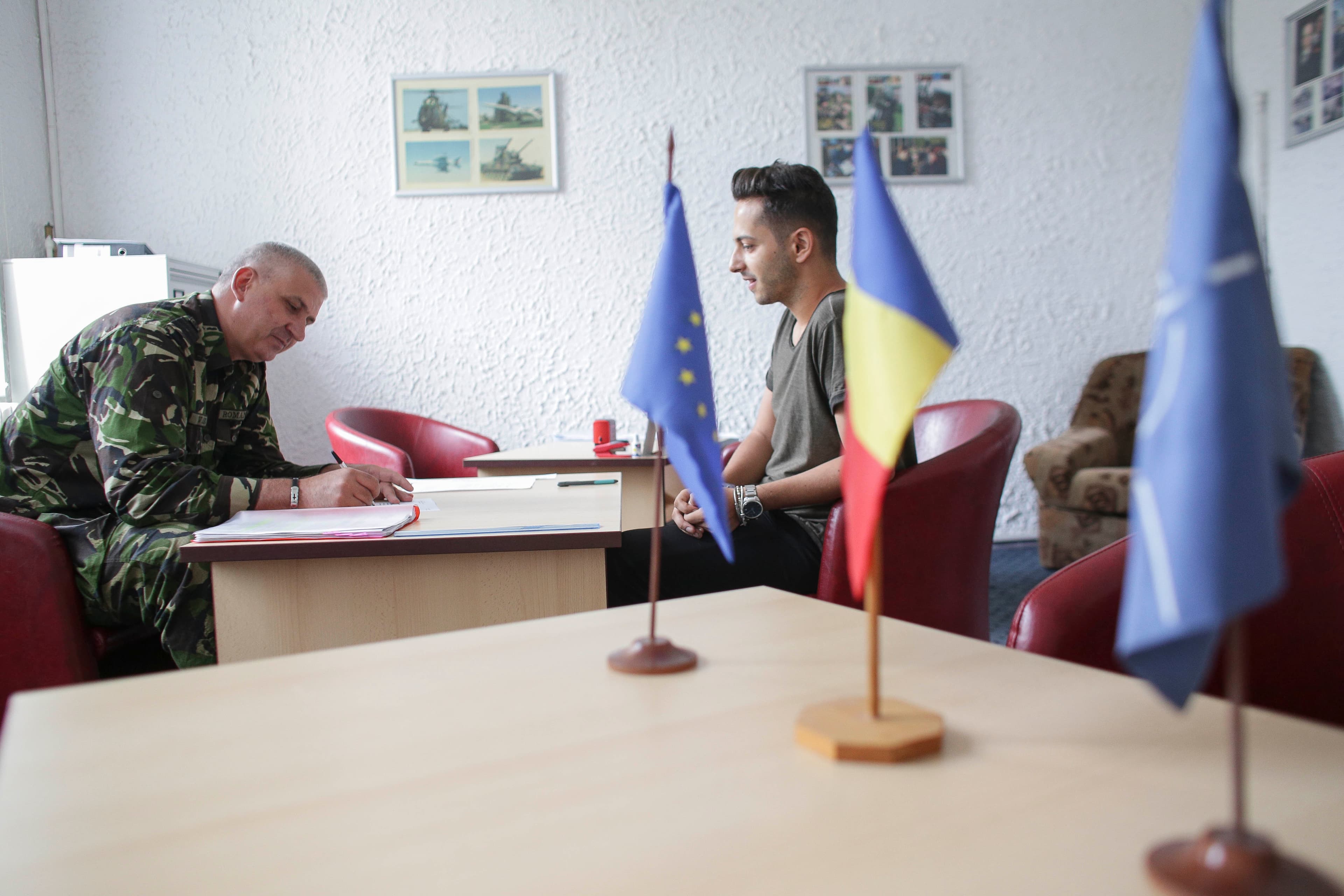 Lawmakers unveil draft law calling RO expats in case of war