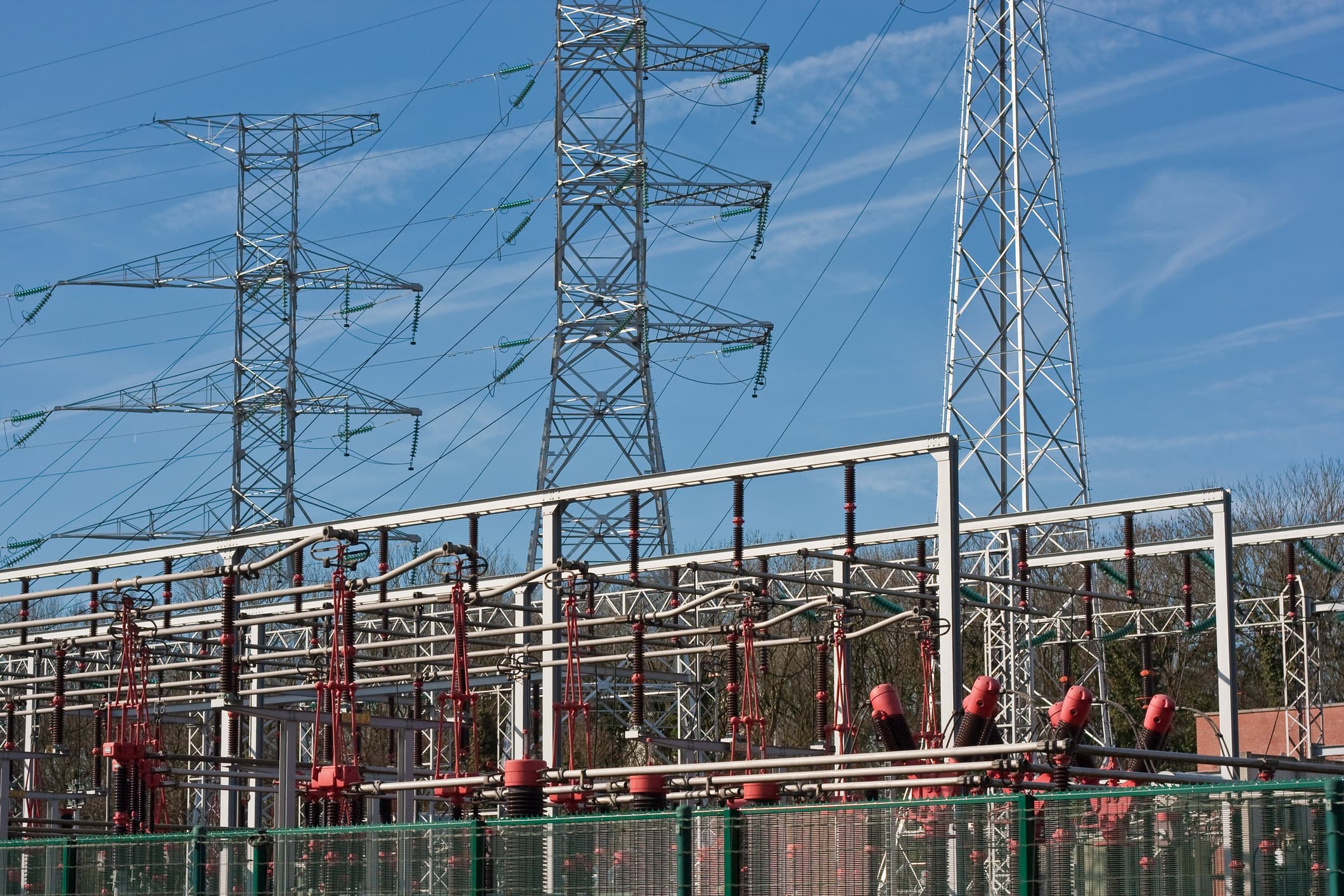 Romanian energy authority fines energy companies for market manipulation