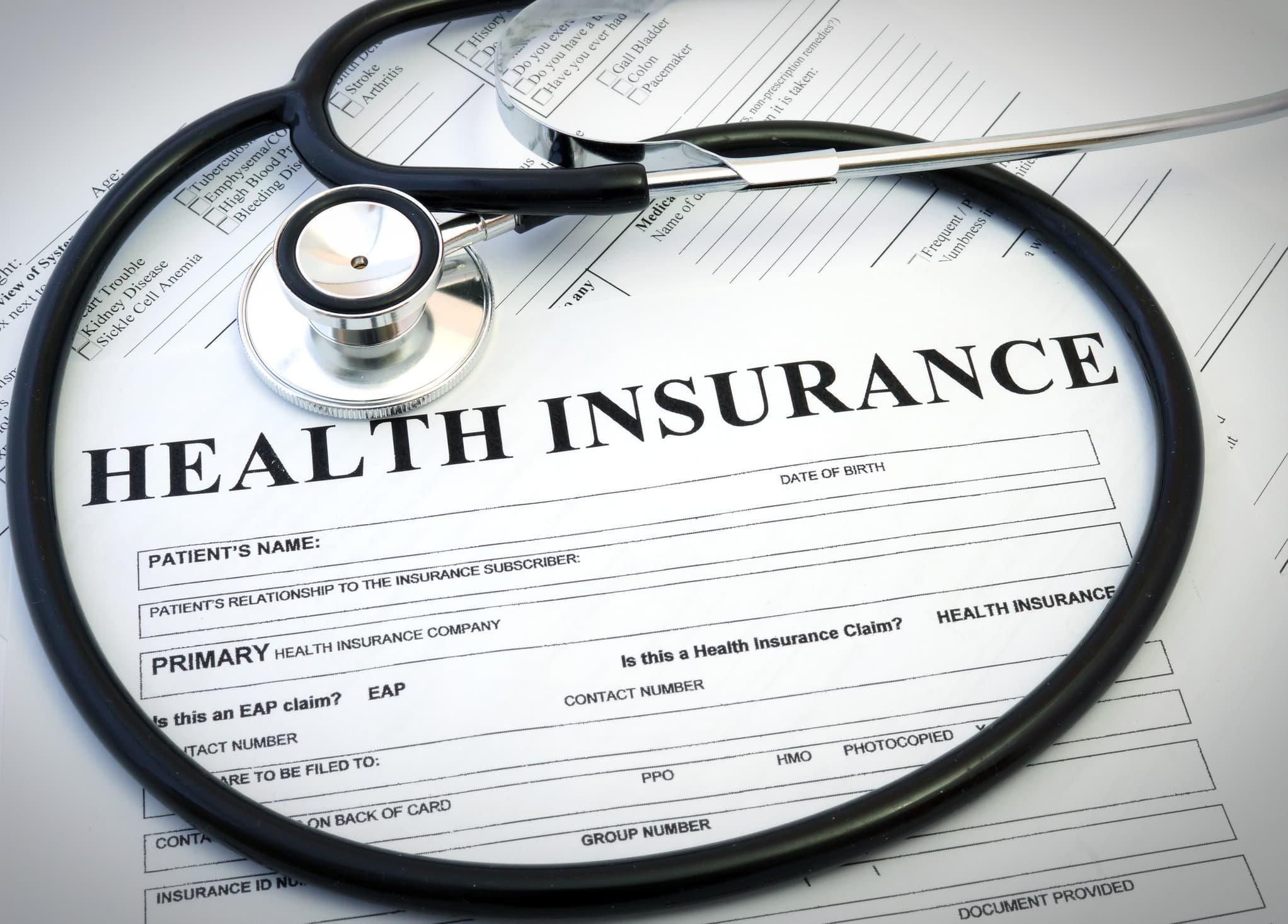 Romanians increasingly interested in health insurance, survey shows