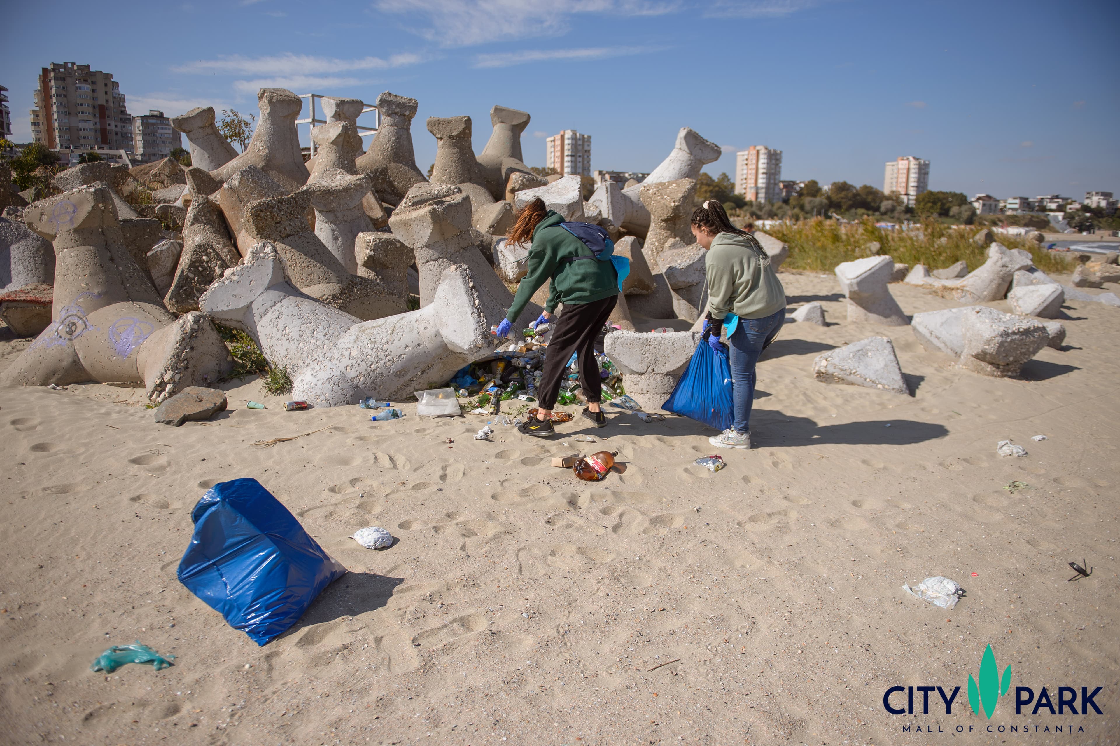 More volunteers, year after year: a successful edition of the #ThankYou! beach cleaning campaign