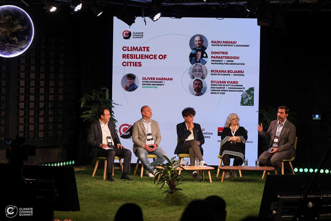 Politicians, businessmen and activists debate environment at Bucharest Climate Change Summit