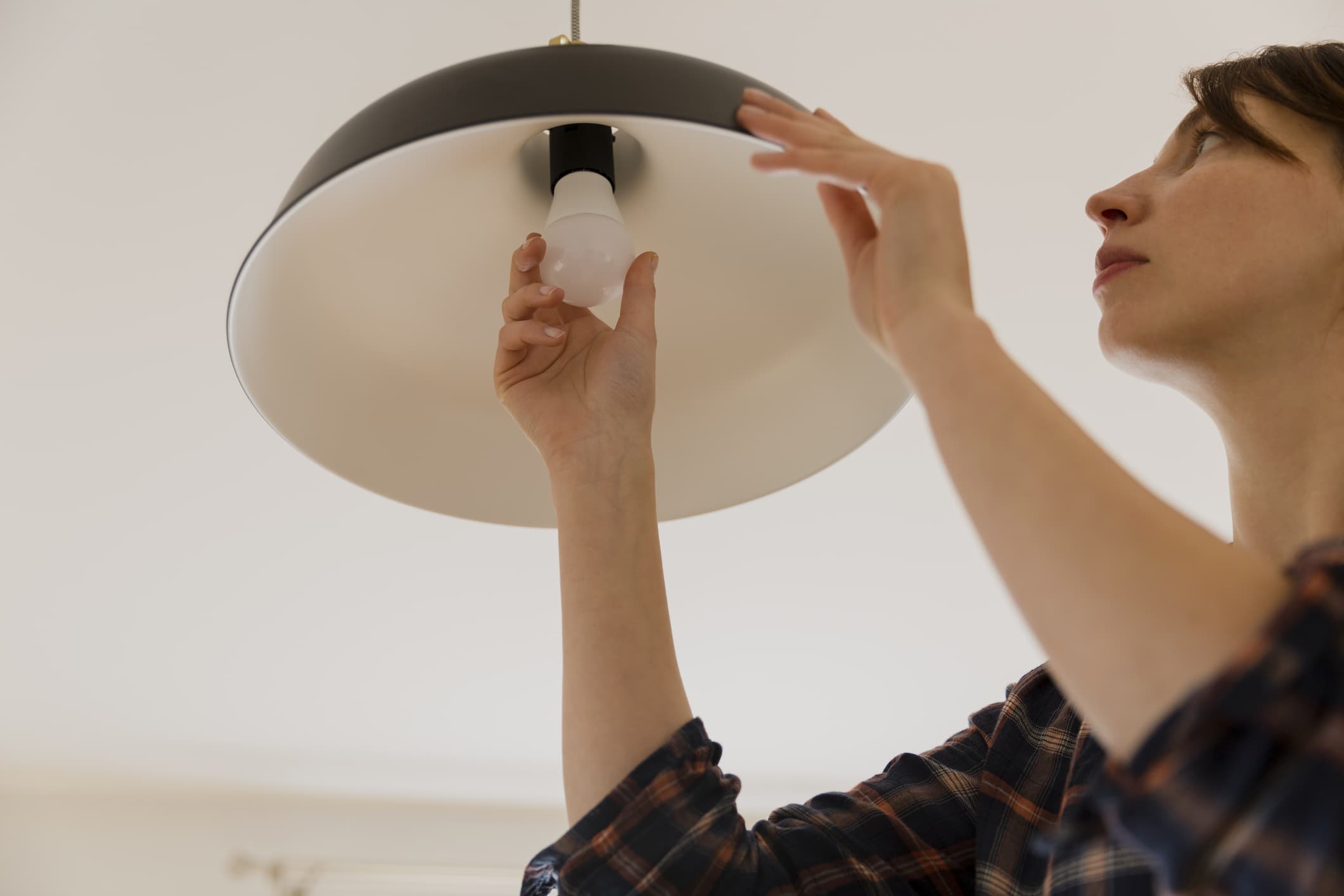 Romania to give citizens vouchers for energy-efficient lightbulbs