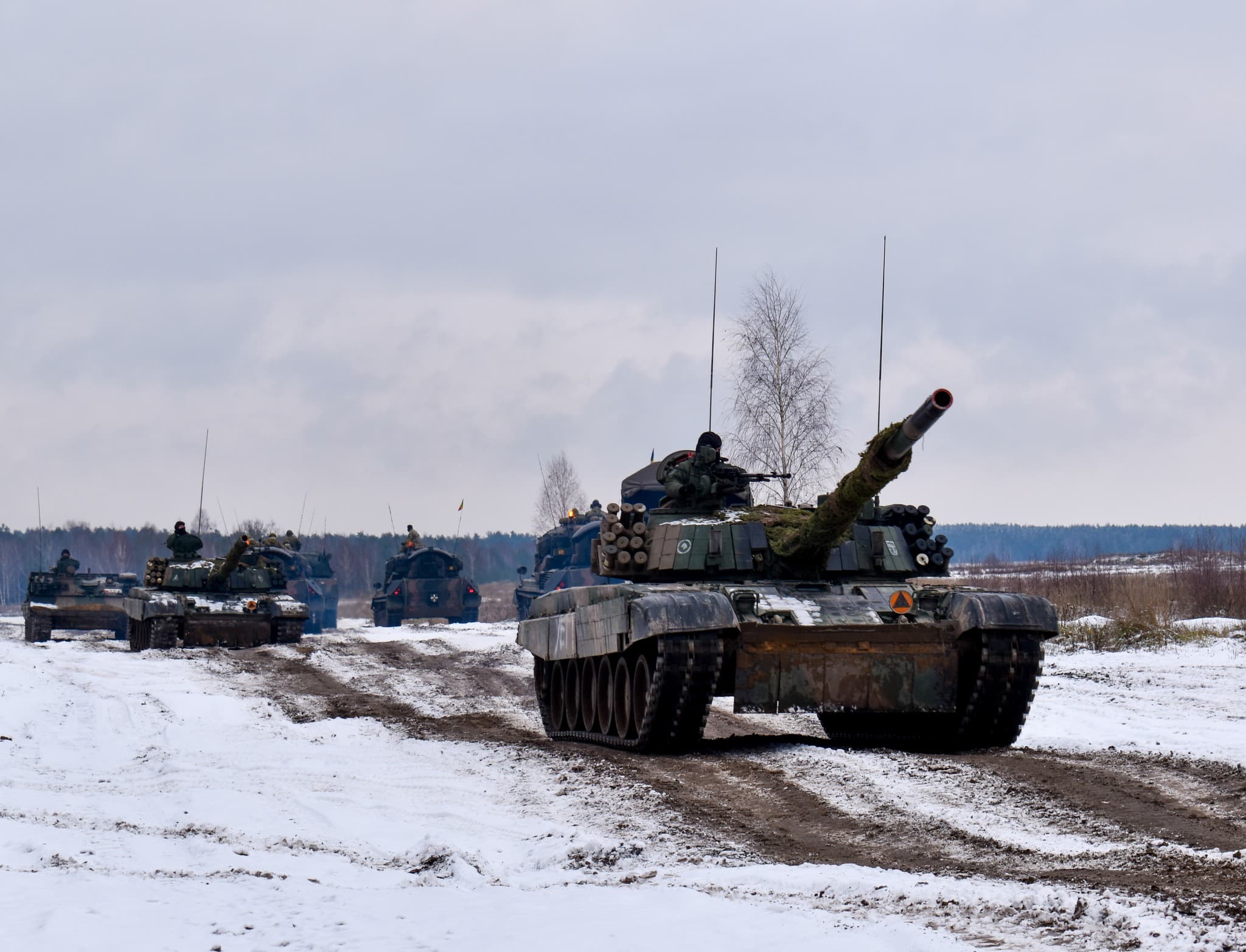 Almost half of Romanians believe the army can defend the country, says new INSCOP research