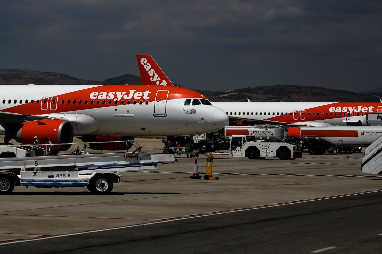 EasyJet's communication strategy during flight cancellations (press release)