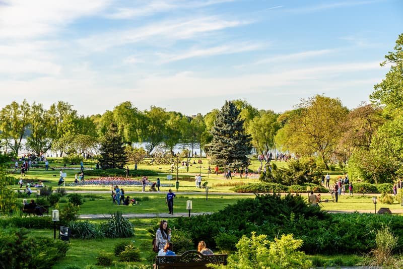 Weekend calendar: Romanian Design Week, Ara Malikian, Teodora Brody concerts, Women on Mătăsari, Sand Marathon and more